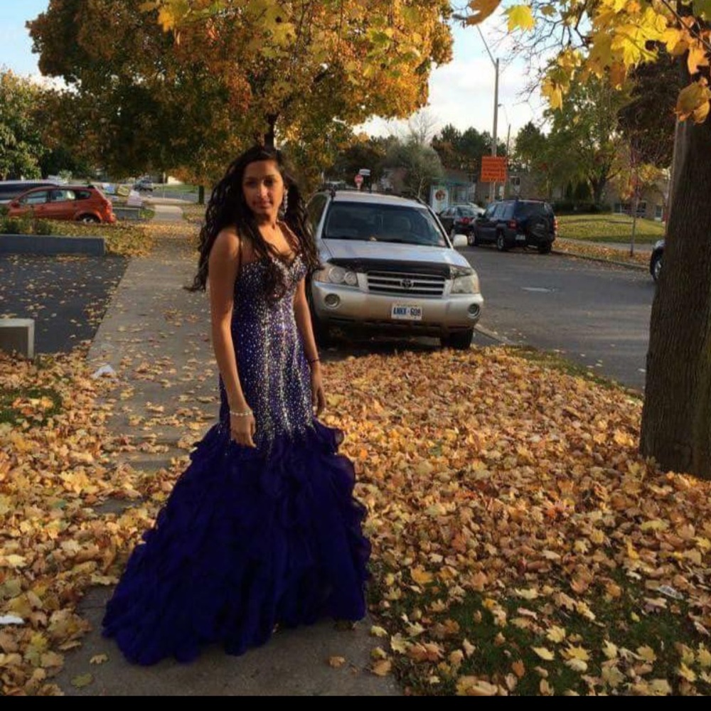 Navy blue prom dress!
